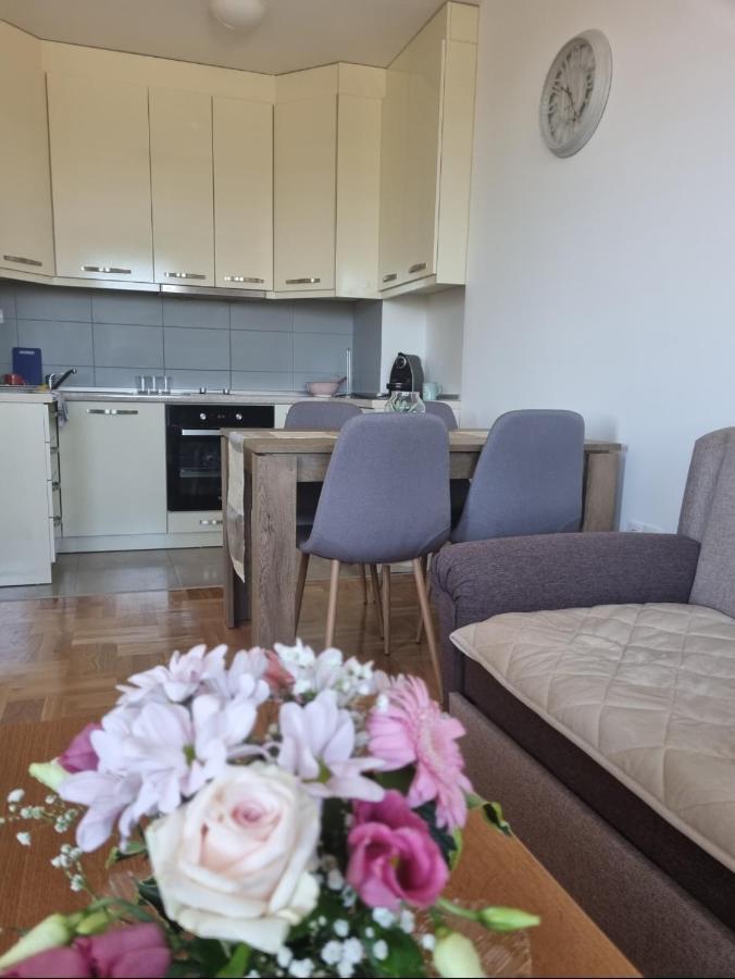 Apartman Moskva Bijeljina Apartamento Exterior foto