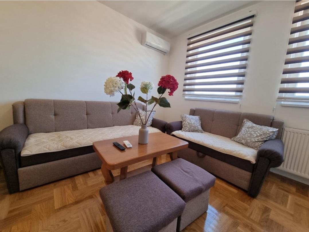 Apartman Moskva Bijeljina Apartamento Exterior foto