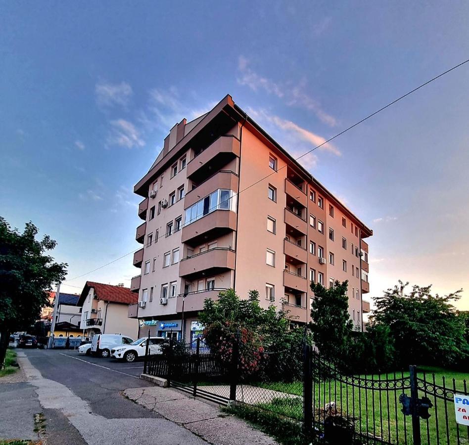 Apartman Moskva Bijeljina Apartamento Exterior foto